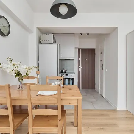 Cozy Studio With Amazing View Of The City By Renters 아파트 브로츠와프